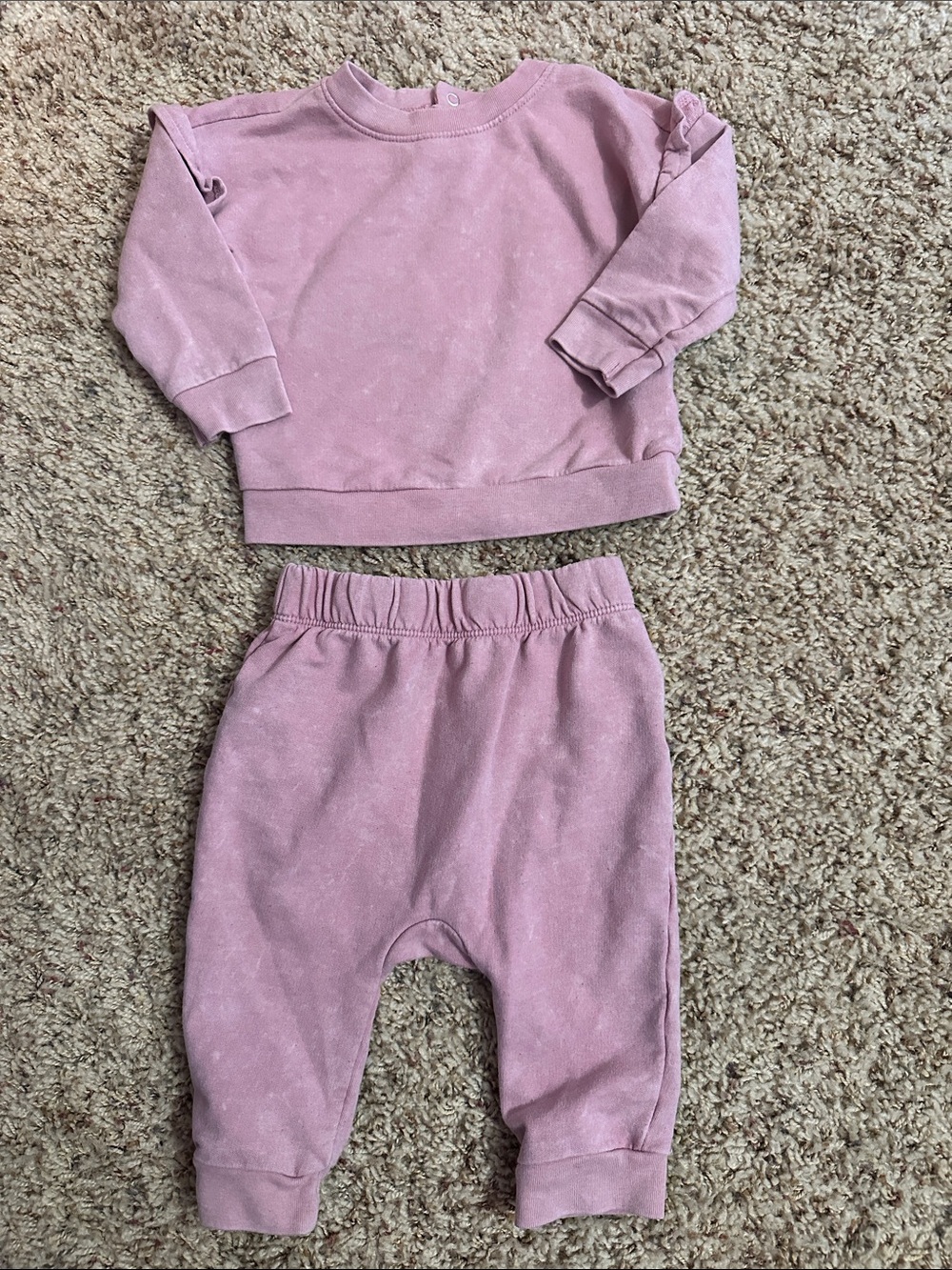 Cat & Jack Infant Pink Sweater and Jogger Set Size 3-6 mos.